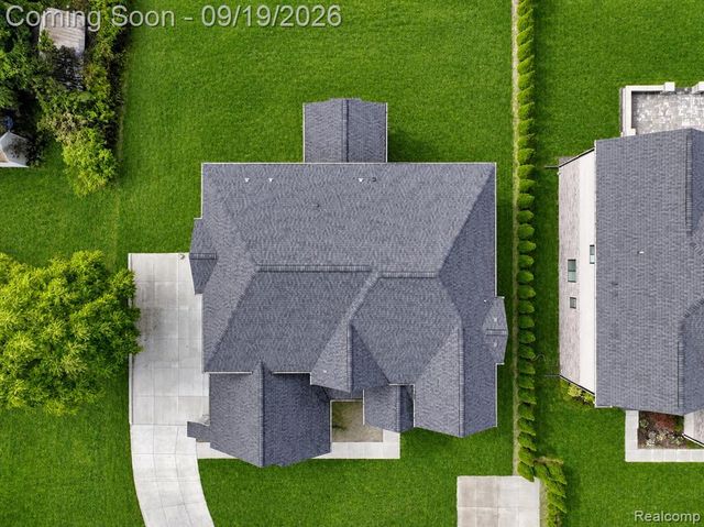 5555 Holm Street, Troy, MI 48085