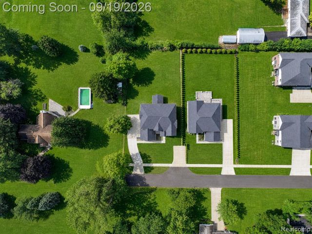 5555 Holm Street, Troy, MI 48085