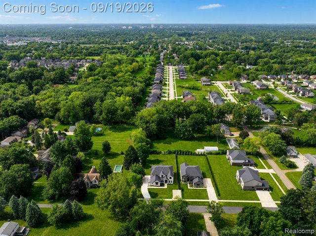 5555 Holm Street, Troy, MI 48085