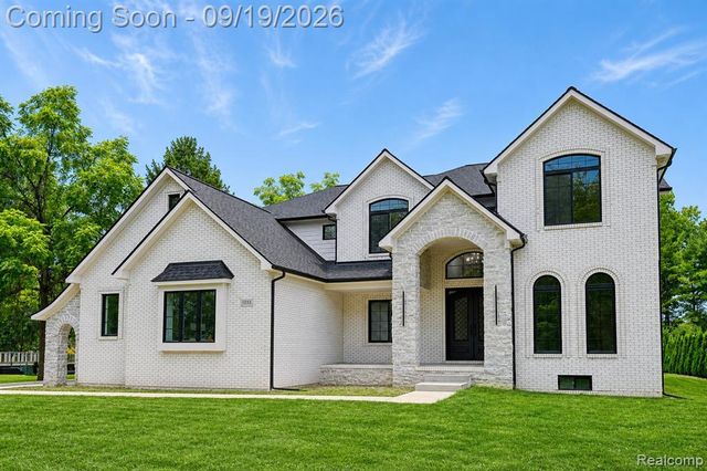 5555 Holm Street, Troy, MI 48085