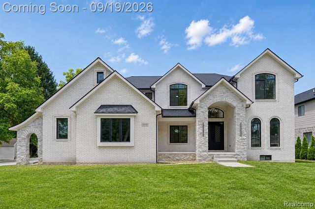 5555 Holm Street, Troy, MI 48085