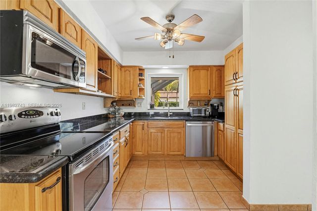 8461 SW 147th Ter, Palmetto Bay, FL 33158