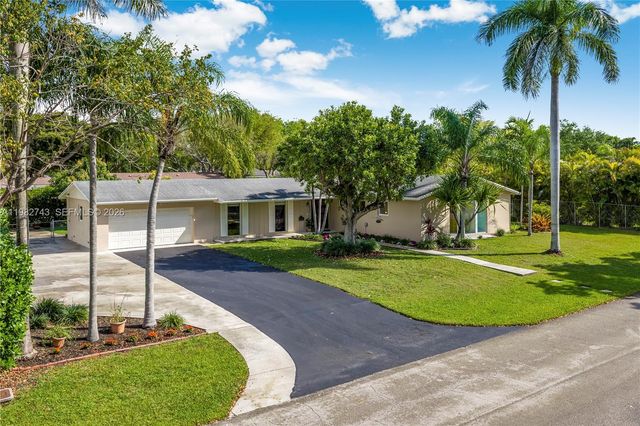 8461 SW 147th Ter, Palmetto Bay, FL 33158