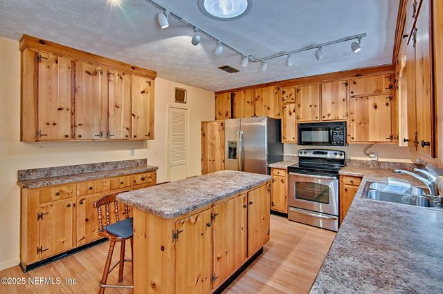 6393 LITTLE LAKE GENEVA Road, Keystone Heights, FL 32656