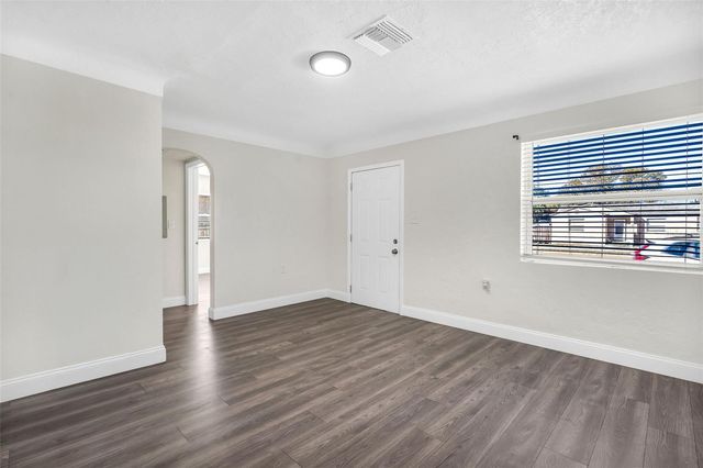 2140 22ND AVENUE N, St Petersburg, FL 33713