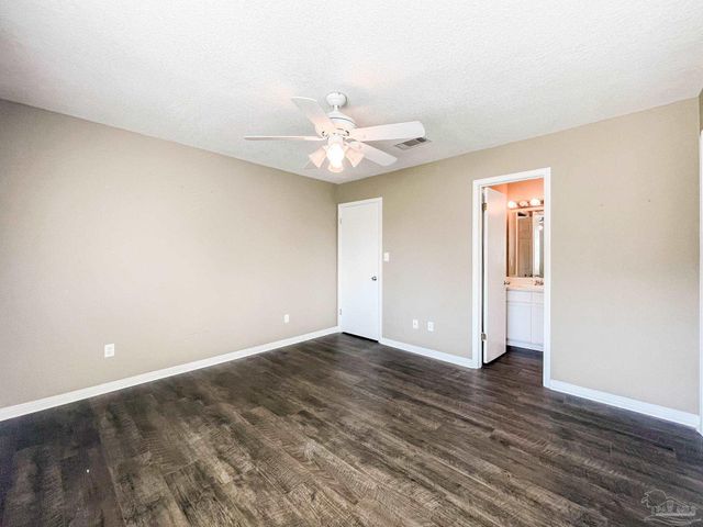 5287 Balfour Pl, Pensacola, FL 32507