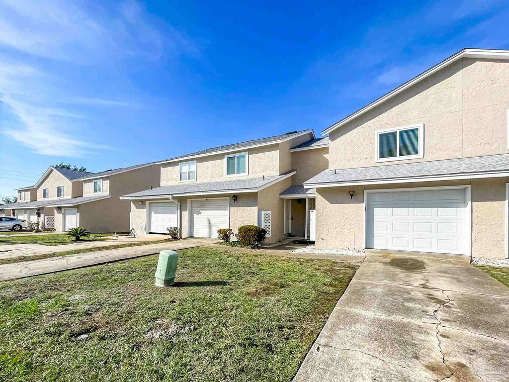 5287 Balfour Pl, Pensacola, FL 32507