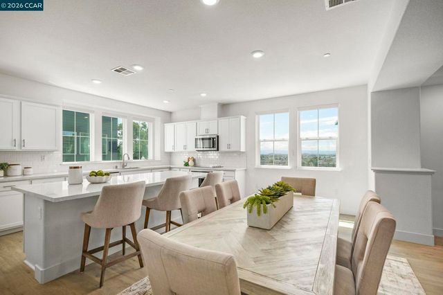 830 Heaven Ct, Hayward, CA 94544