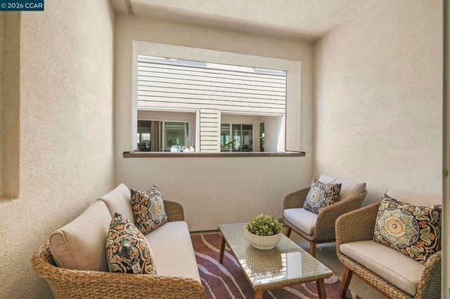 830 Heaven Ct, Hayward, CA 94544