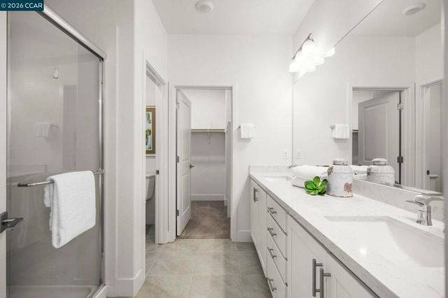 830 Heaven Ct, Hayward, CA 94544