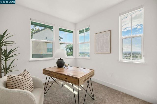 830 Heaven Ct, Hayward, CA 94544