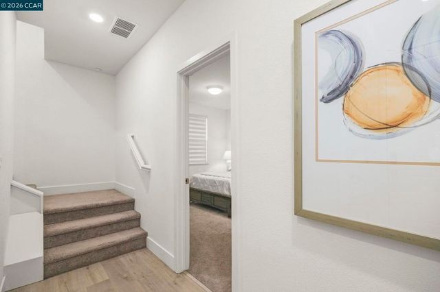 830 Heaven Ct, Hayward, CA 94544