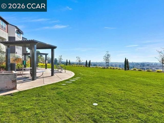 830 Heaven Ct, Hayward, CA 94544