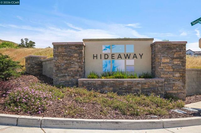 830 Heaven Ct, Hayward, CA 94544