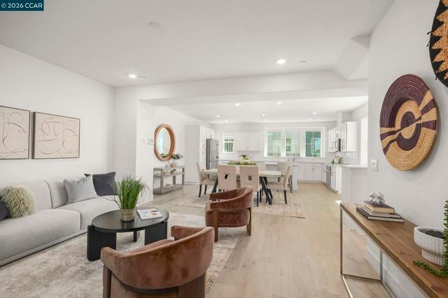 830 Heaven Ct, Hayward, CA 94544