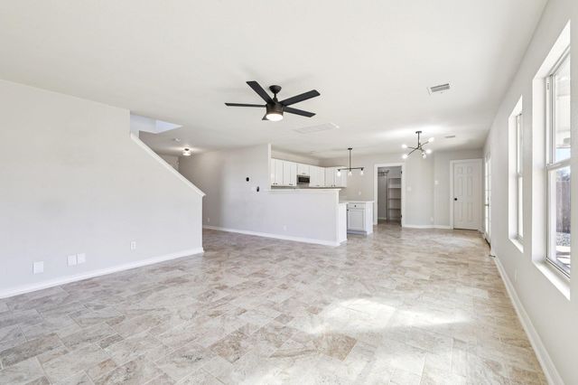 711 Riverway LN, Leander, TX 78641