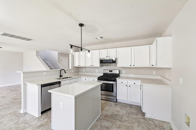 711 Riverway LN, Leander, TX 78641