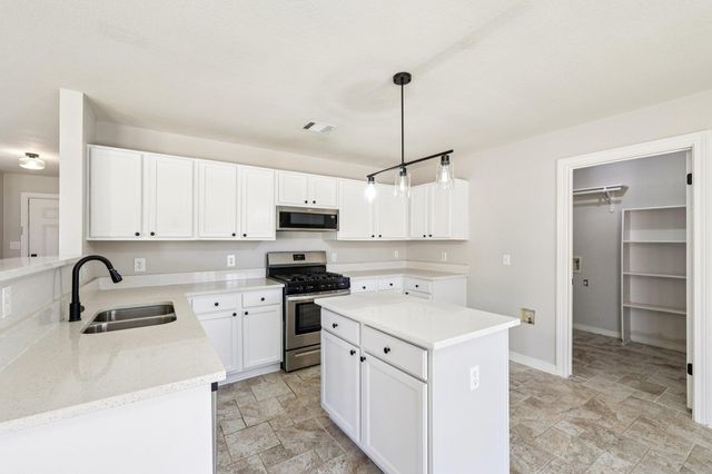 711 Riverway LN, Leander, TX 78641