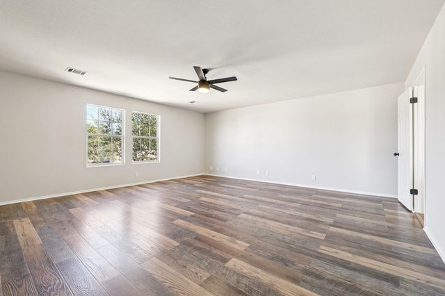 711 Riverway LN, Leander, TX 78641