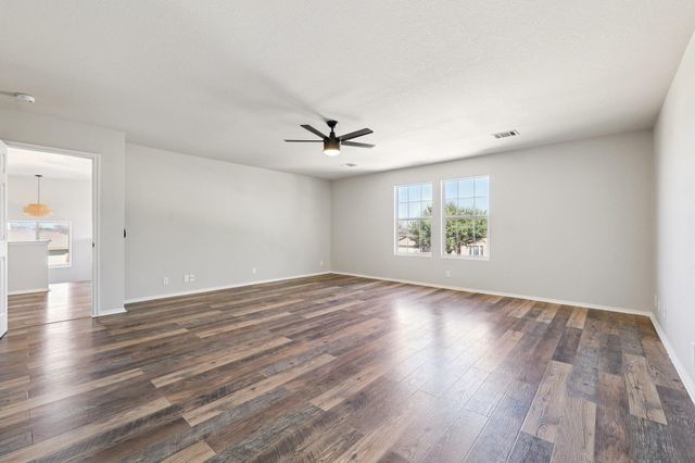 711 Riverway LN, Leander, TX 78641