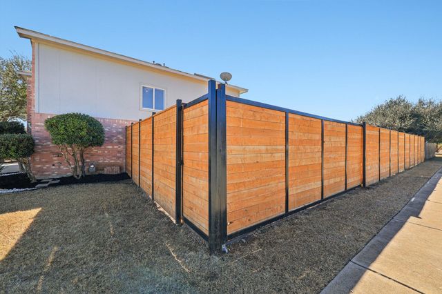 711 Riverway LN, Leander, TX 78641