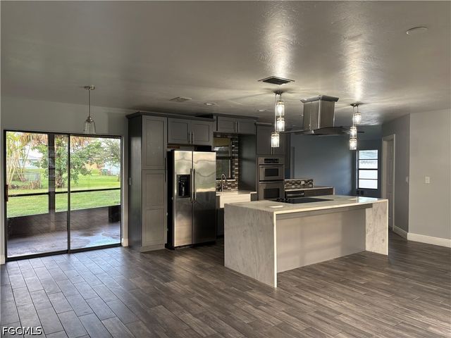 1318 SW 9th AVE, Cape Coral, FL 33991