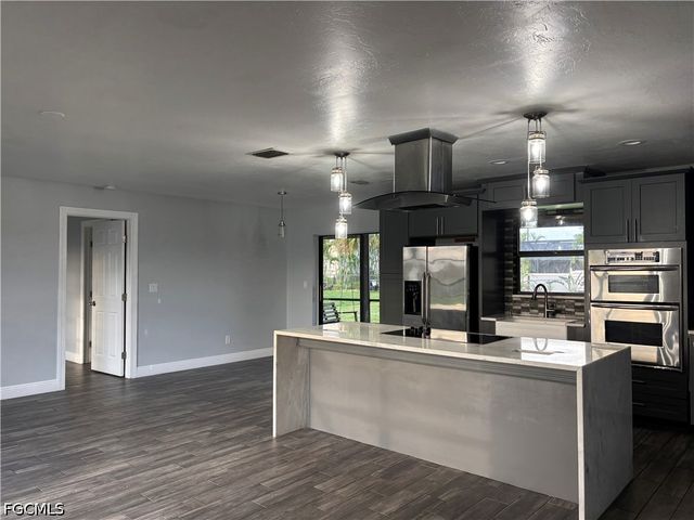 1318 SW 9th AVE, Cape Coral, FL 33991