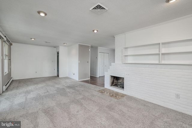 45 CRIMSON KING LN, Levittown, PA 19055