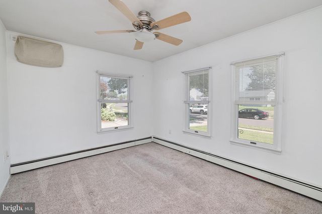 45 CRIMSON KING LN, Levittown, PA 19055