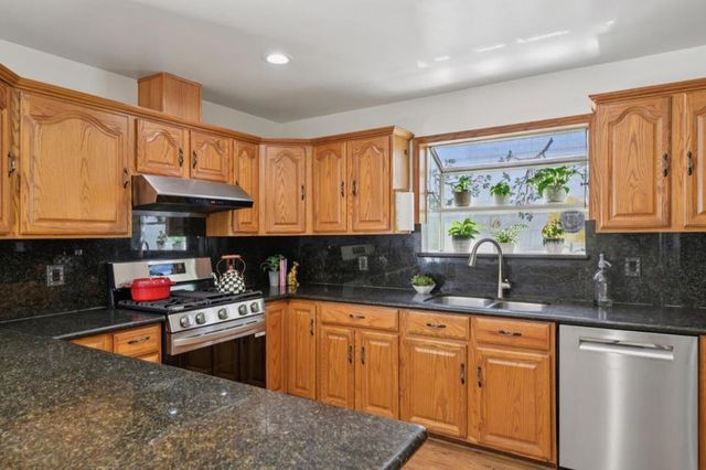 32980 Lake Mead Drive, Fremont, CA 94555