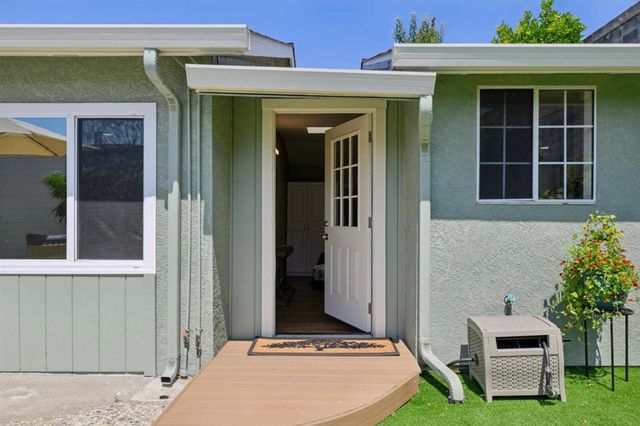 32980 Lake Mead Drive, Fremont, CA 94555