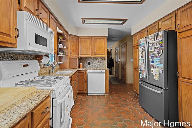 3146 Pinedale Drive, Grandville, MI 49418