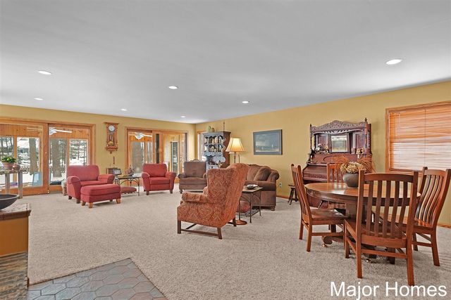 3146 Pinedale Drive, Grandville, MI 49418