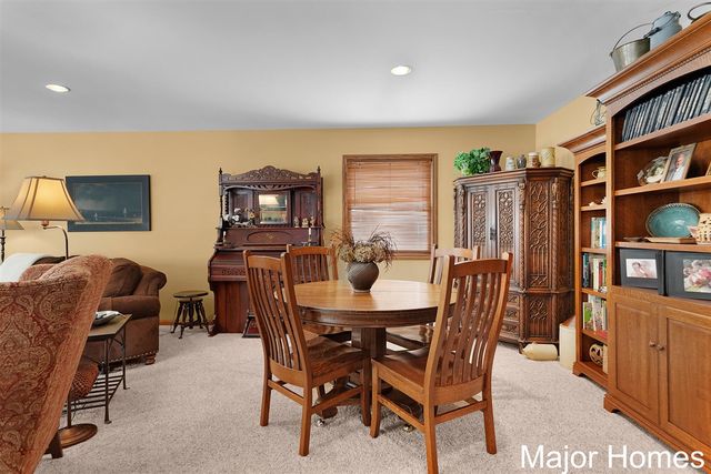3146 Pinedale Drive, Grandville, MI 49418