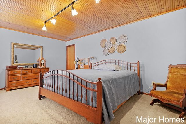 3146 Pinedale Drive, Grandville, MI 49418