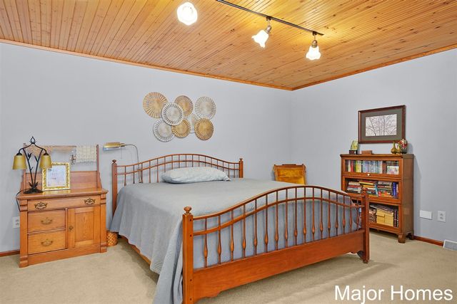 3146 Pinedale Drive, Grandville, MI 49418