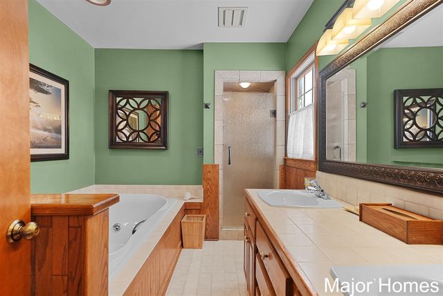 3146 Pinedale Drive, Grandville, MI 49418