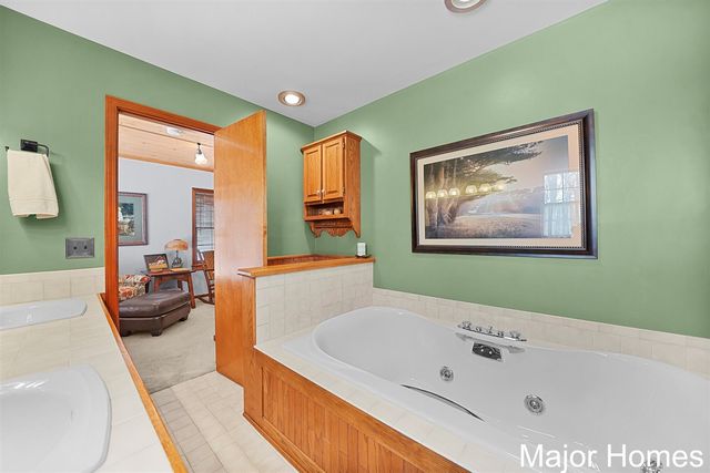 3146 Pinedale Drive, Grandville, MI 49418