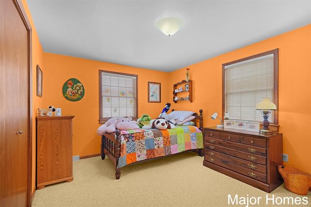 3146 Pinedale Drive, Grandville, MI 49418