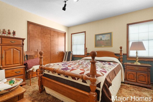 3146 Pinedale Drive, Grandville, MI 49418