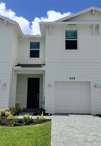 654 SE Lake Falls St 654, Port St. Lucie, FL 34984