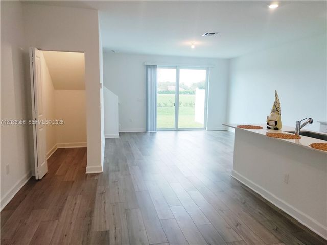654 SE Lake Falls St 654, Port St. Lucie, FL 34984