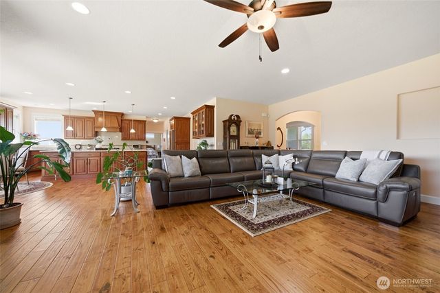 192 CROSS CREEK Road, Kelso, WA 98626