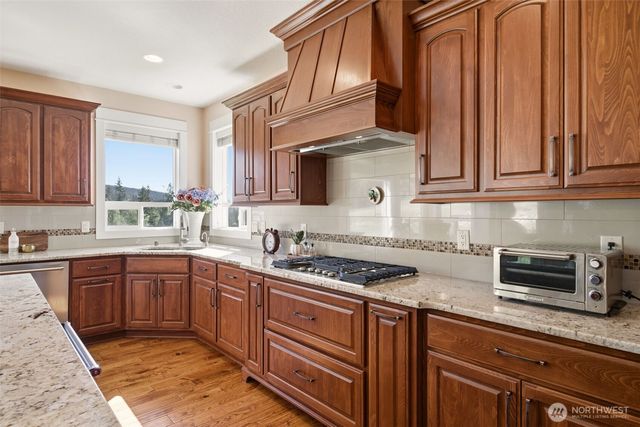 192 CROSS CREEK Road, Kelso, WA 98626
