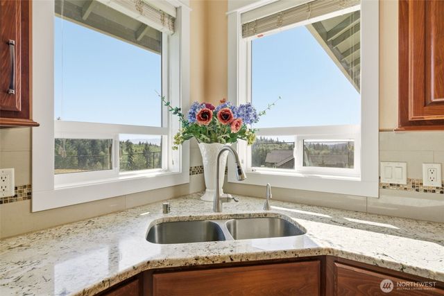192 CROSS CREEK Road, Kelso, WA 98626