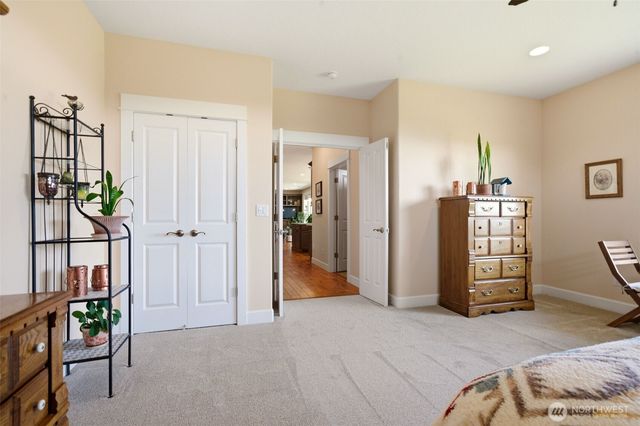 192 CROSS CREEK Road, Kelso, WA 98626