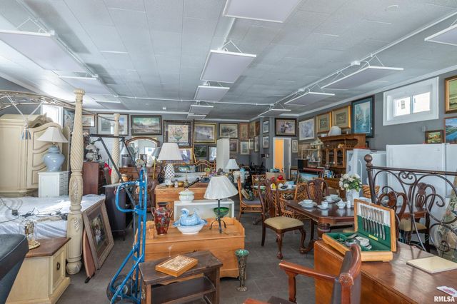 1324 HARRISON Street, Davenport, IA 52803