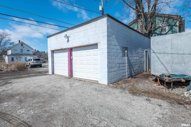 1324 HARRISON Street, Davenport, IA 52803