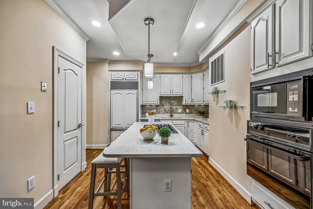 130 WINDING ROSE DR, Rockville, MD 20850