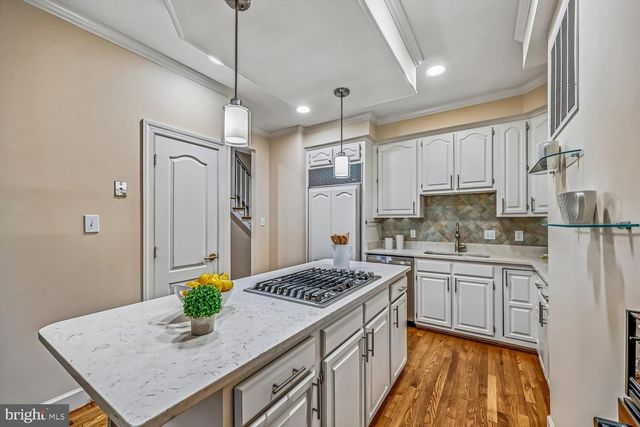 130 WINDING ROSE DR, Rockville, MD 20850